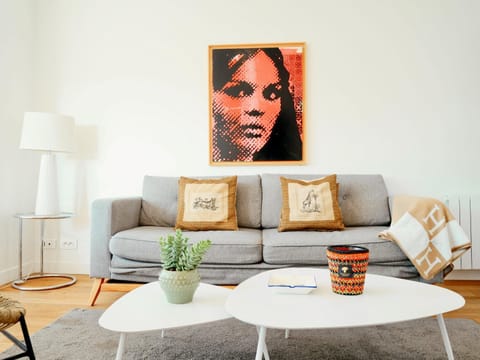 Living room, Decorative detail, Seating area