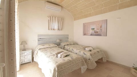 WHITE STONE HOUSE 6&1, Emma Villas Villa in Province of Taranto