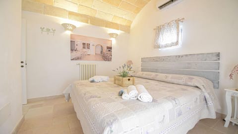 WHITE STONE HOUSE 6&1, Emma Villas Villa in Province of Taranto