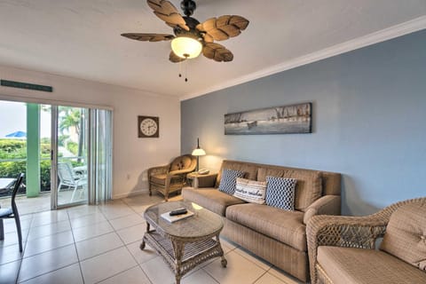 Gulf Getaway with Porch and Direct Beach Access! Eigentumswohnung in Longboat Key