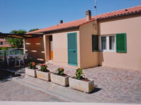 Patio, Facade/entrance