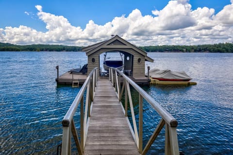 Waterfront Escape on Blue Ridge Lake with Dock! House in Blue Ridge Lake