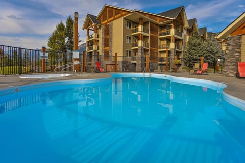 Sable Ridge Condos by FantasticStay Apartment in Radium Hot Springs