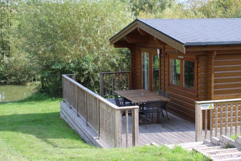 Viaduct Fishery Lakeside Lodges Chalet in Sedgemoor