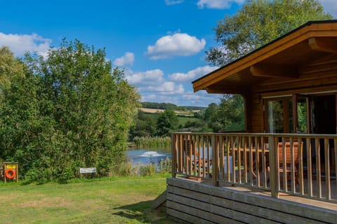 Property building, Patio, Garden, Balcony/Terrace