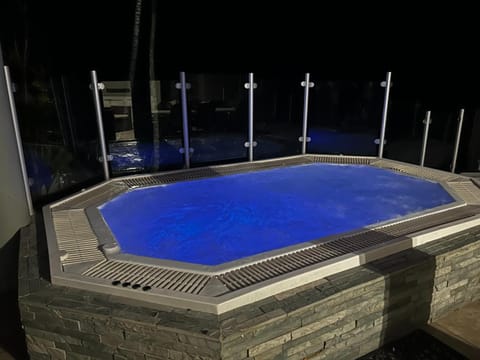 Hot Tub, Pool view