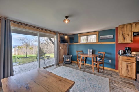 Cozy Condo Ski-In and Out with Burke Mountain Access! Copropriété in Burke