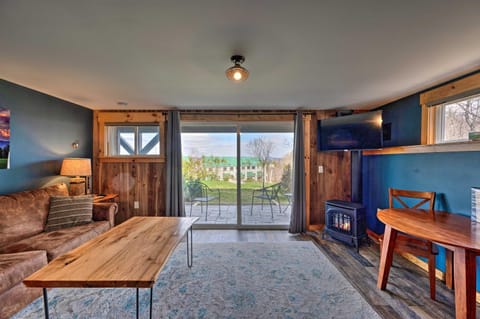 Cozy Condo Ski-In and Out with Burke Mountain Access! Eigentumswohnung in Burke