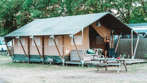 Glamping Holten luxe safaritent 2 Luxury tent in Holten