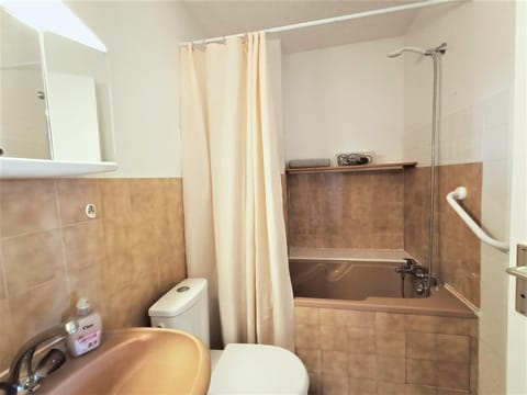 Charmant T2 lumineux et spacieux à Aix-les-Bains, proche Thermes et centre-ville - FR-1-555-49 Apartment in Aix-les-Bains