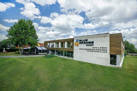 Property building, Day, Street view