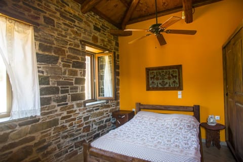 Iris' Traditional Stone House Appartement in Euboea