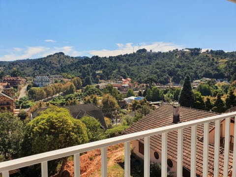 Balcony/Terrace, Mountain view