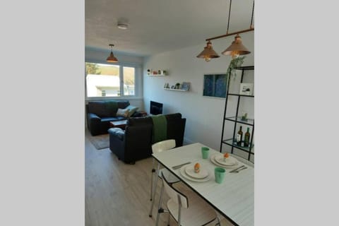 Sea Holly Freshwater East Beach House in Wales