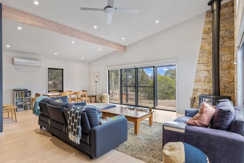 Benny's Retreat Luxury Bushland Escape Casa in Clare