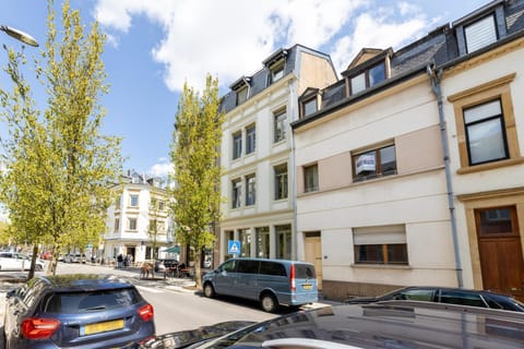 Property building, Street view