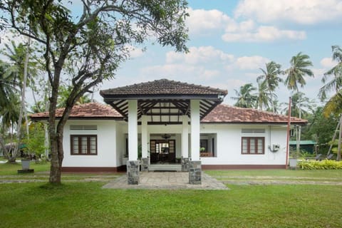 Sathmin Villa Hotel in Ahangama