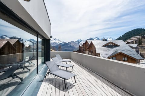 Balcony/Terrace, Mountain view