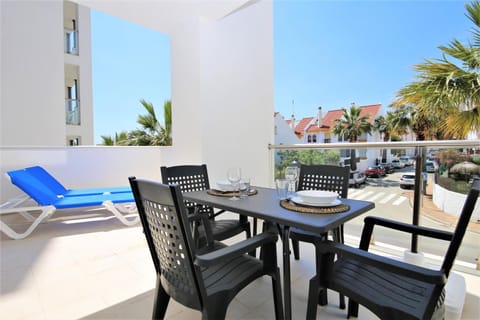 Balcony/Terrace, Seating area, Dining area, Quiet street view