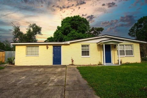 Spacious Family-sized Home in Central Location Casa in Jacksonville