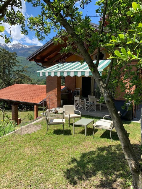 The comfortable house with big pool in the center of Mergozzo Maison in Mergozzo