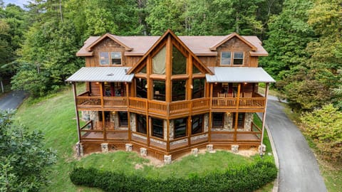 Applewood Manor House in Pigeon Forge