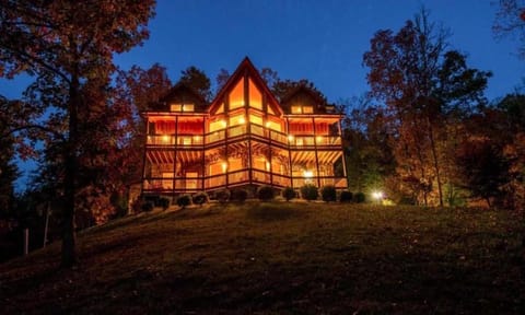 Applewood Manor House in Pigeon Forge