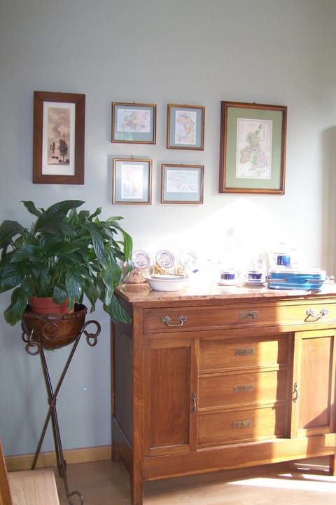 Decorative detail, Decorative detail, Dining area