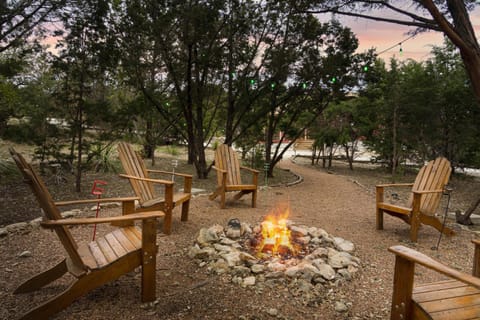 Canyon Lake Retreat with Hot Tub, Fire Pit and Grill! House in Canyon Lake