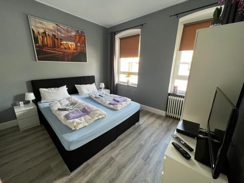 Bed, TV and multimedia, internet, storage, towels, wardrobe