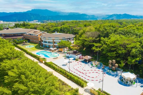 Bird's eye view, Pool view