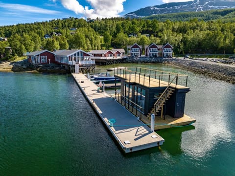 Property building, Restaurant/places to eat, Activities, Bird's eye view, Hot Tub, Sauna, Beach, Beach