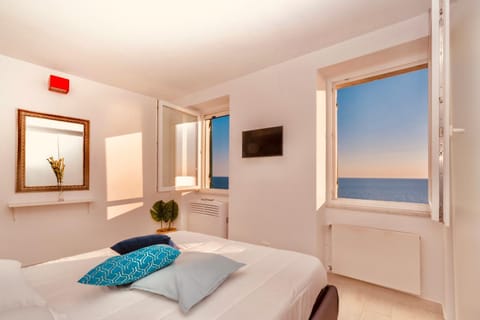 Bedroom, Sea view