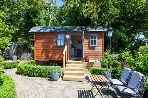 Lilac Hut Shepherds Hut Nature lodge in County Kilkenny