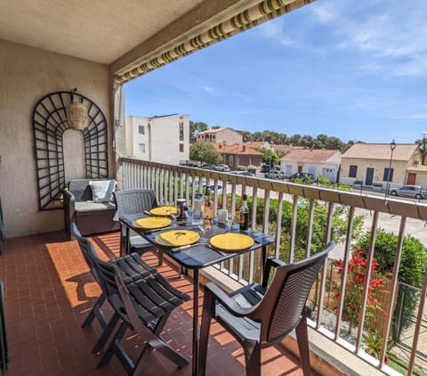 Balcony/Terrace, Dining area, Seasons, Sunrise, Sunset
