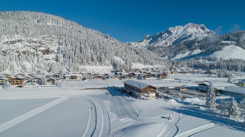 Neighbourhood, Natural landscape, Winter, Mountain view