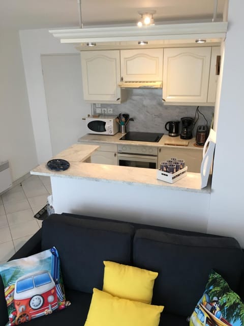 Kitchen or kitchenette, Living room, Decorative detail