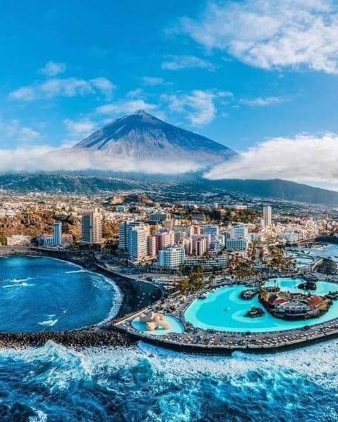 City view, Mountain view, Sea view, Swimming pool