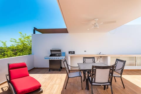 Entire House- 3BR with Private Roof Top Deck Maison in Playa del Carmen