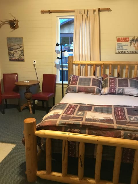 Holiday Lodge Cabins Alojamiento y desayuno in Banff