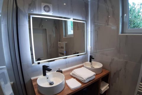 La Petite Maison Dans la Vallée House in Bourgogne-Franche-Comté