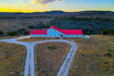 Spacious Getaway about 12 Acres, Views, and Hot Tub! House in Possum Kingdom Lake