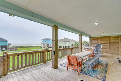 Modern Crystal Beach Escape - 225 Feet to Shore! House in Bolivar Peninsula