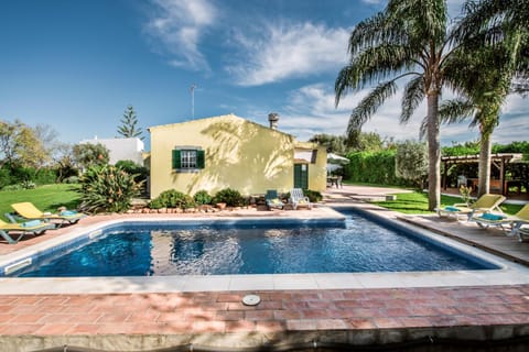 Three Bedroom Villa with pool near Olhao House in Olhão