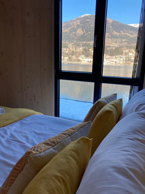 Bed, Bedroom, Lake view