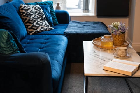 1 Bed House , Free WiFi,Free Parking,Leasure,Business Apartment in Swansea