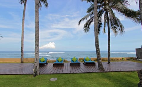 Villa Samudra Luxury Beachfront Chalet in Sukawati