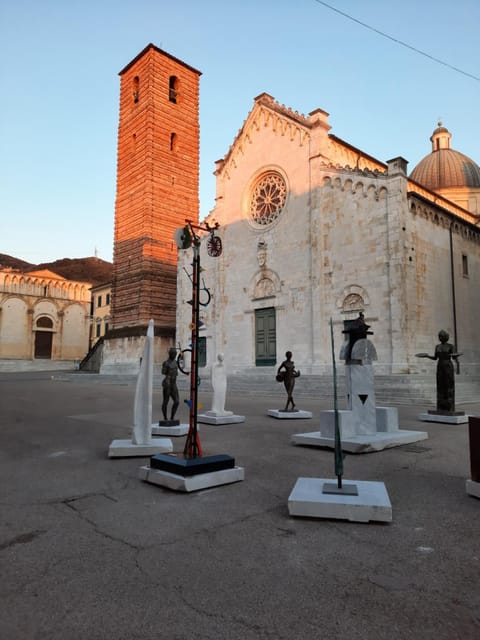 Nearby landmark, Place of worship