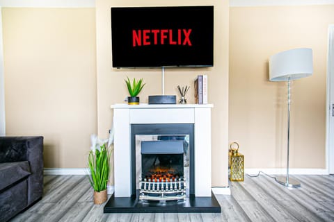Central Leamington Spa House with Free Parking, Fast Wifi, Smart TV with Free Netflix and Garden by Yoko Property Appartement in Royal Leamington Spa