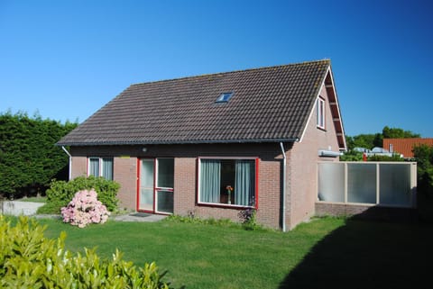 Property building, Facade/entrance, Garden